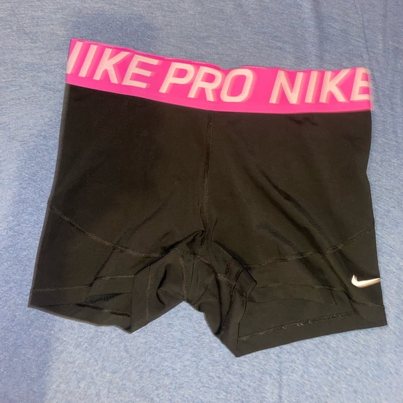 Nike shirts - Picture 1 of 1